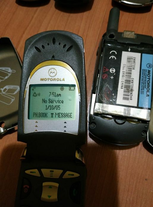 Раритет в коллекцию Motorola v60s Titanium