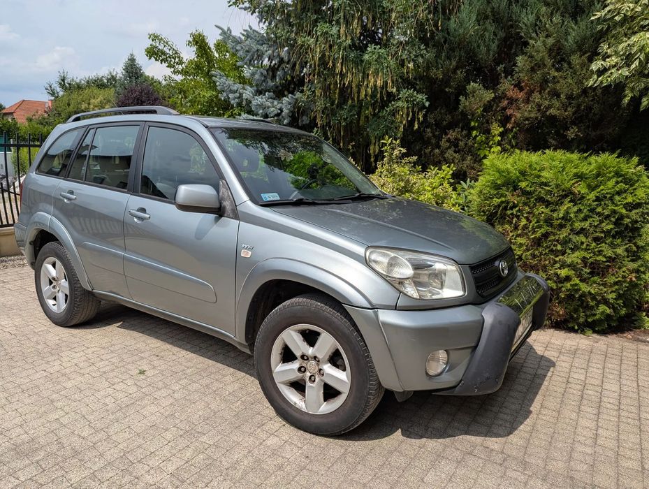 Toyota RAV4 Toyota RAV4 Toyota RAV4 II 2005 niezawodna, benzynowy silnik 2.0 4x4