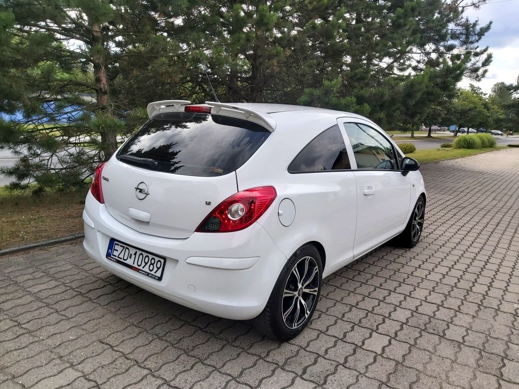 Śliczny Opel Corsa 1.2 Steinmetz