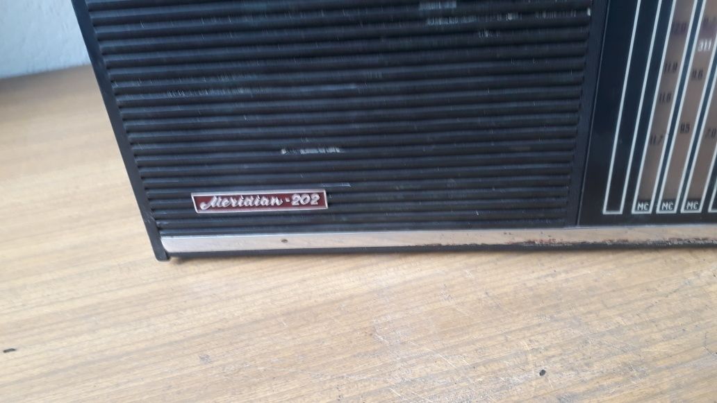 Stare radio Meridian 202