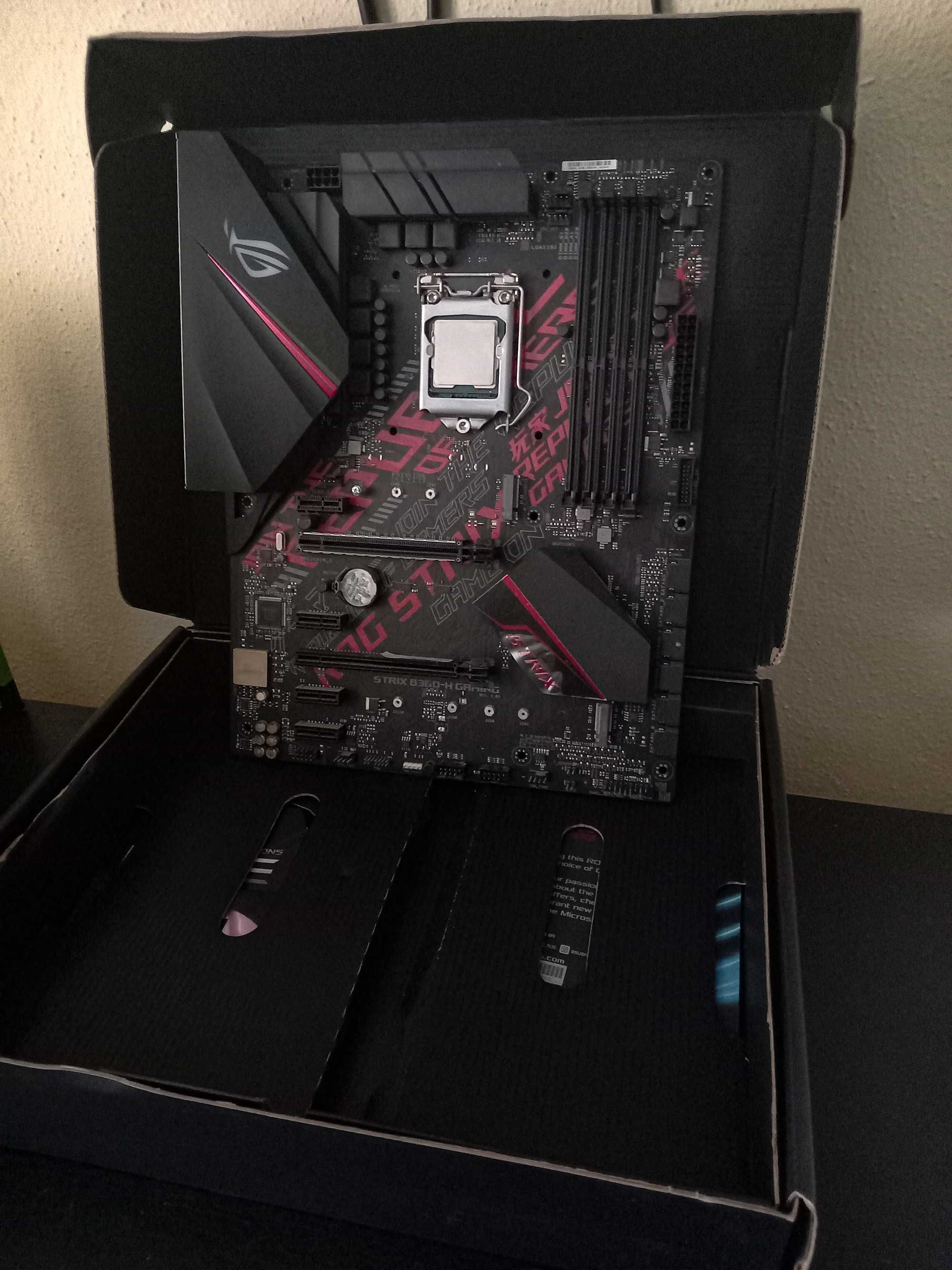 ROG STRIX B360-H GAMING + I5 9400 + 16GB DDR4 + GTX1060 6GB