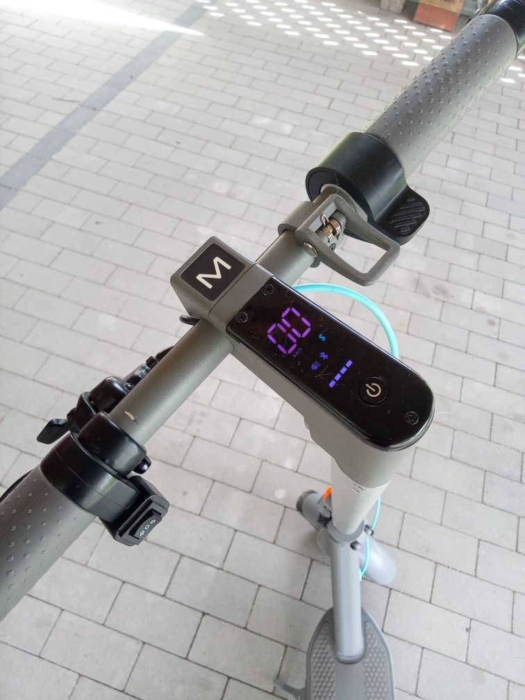 Hulajnoga elektryczna Motus Scooty 10