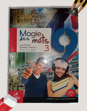 Manual e cadernos de francês do 9º ano