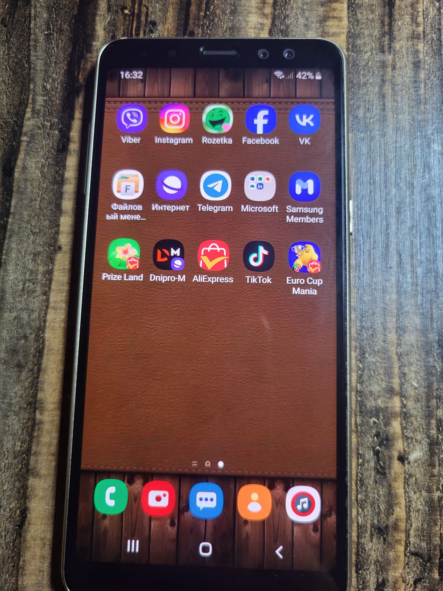 Продам Samsung Galaxy A8 2018 32GB (A530FZ) Gold