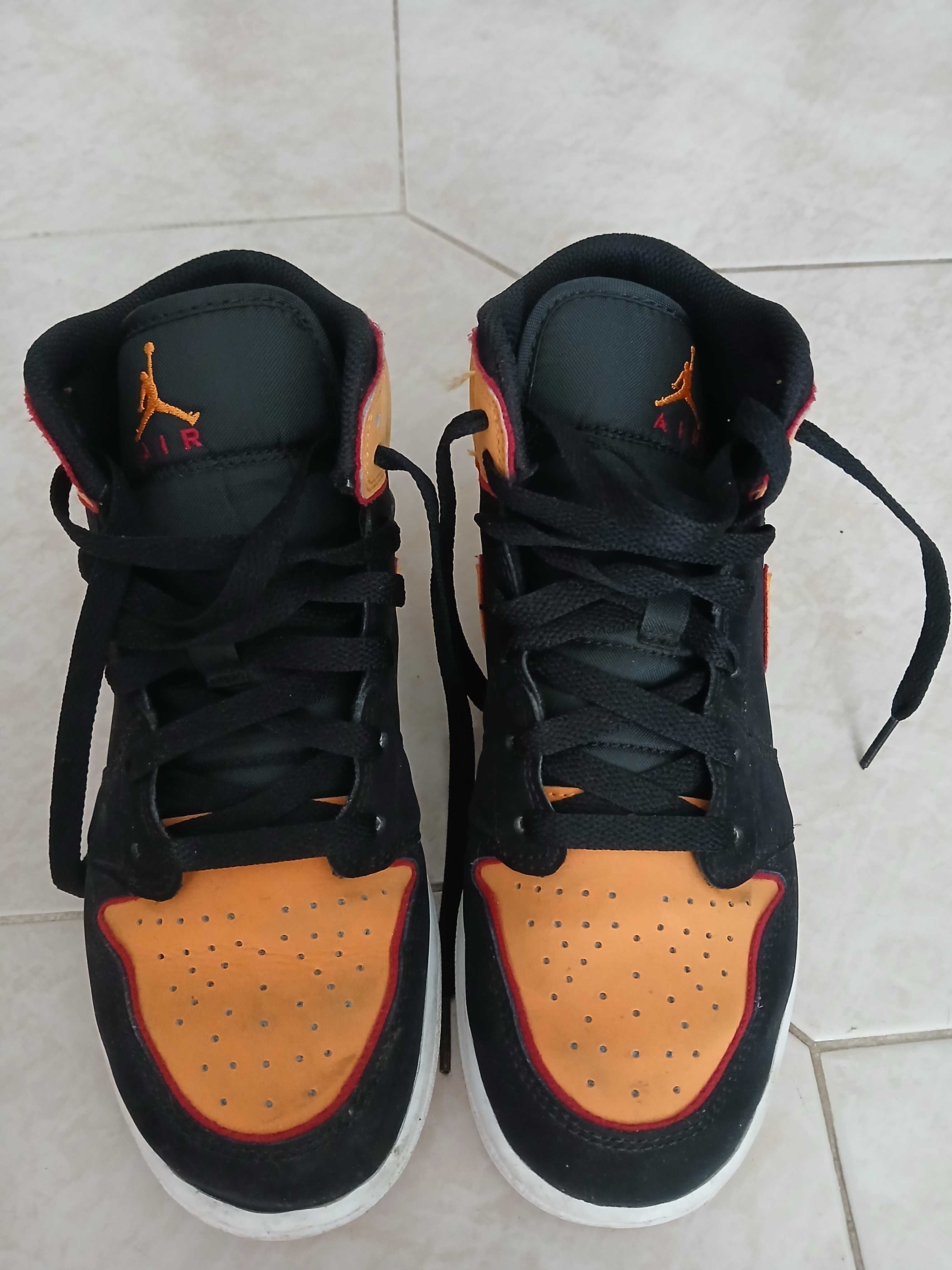 Air Jordan Nike Número 37.5 em Excelente Estado
