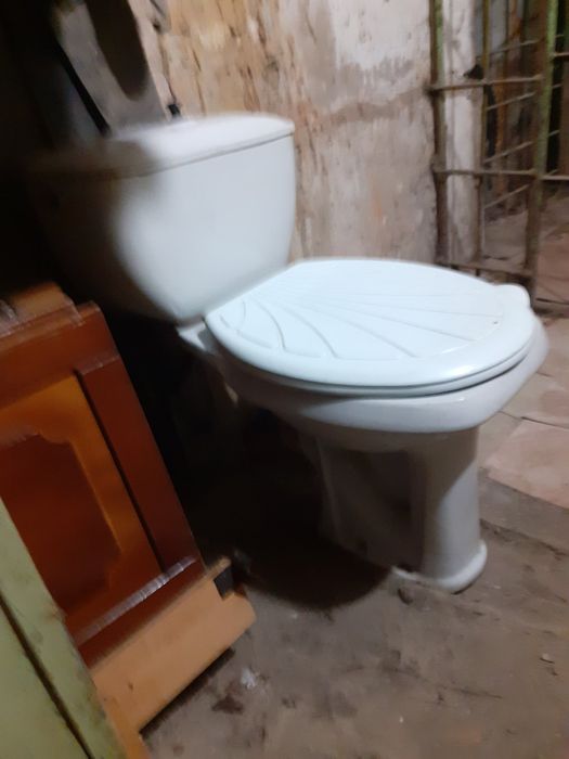 Продам б/у унітаз