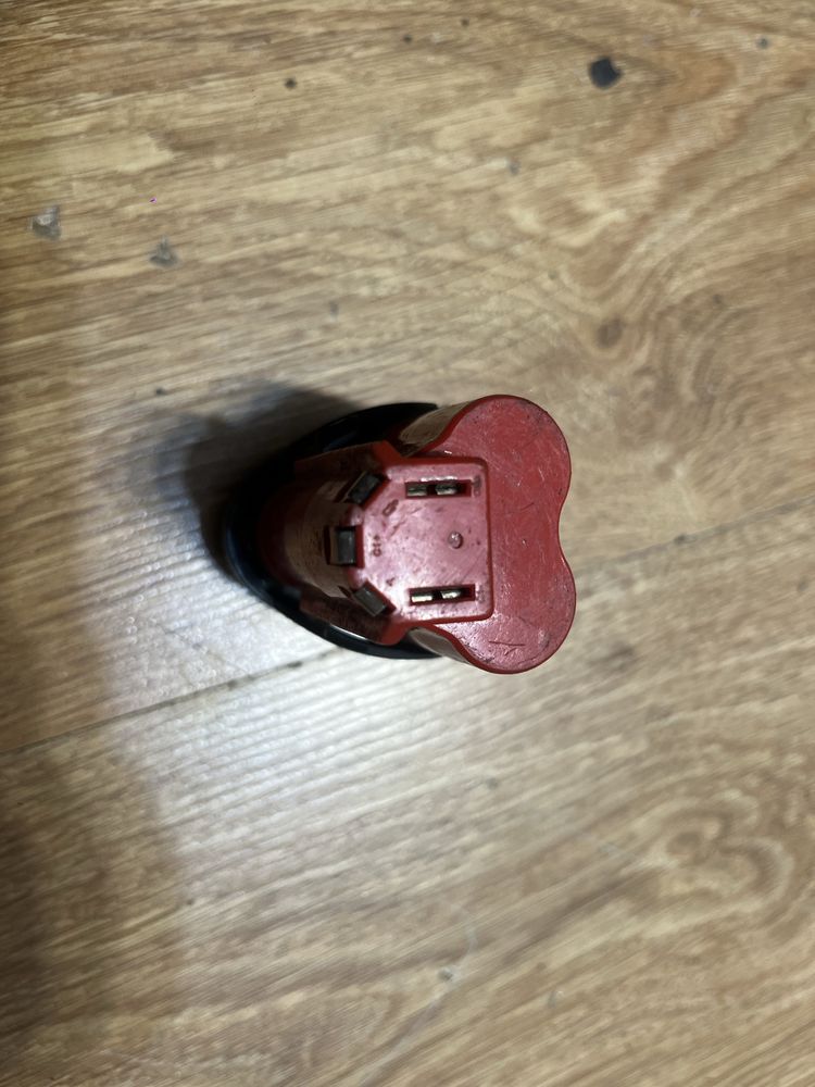 Akumulator milwaukee m12