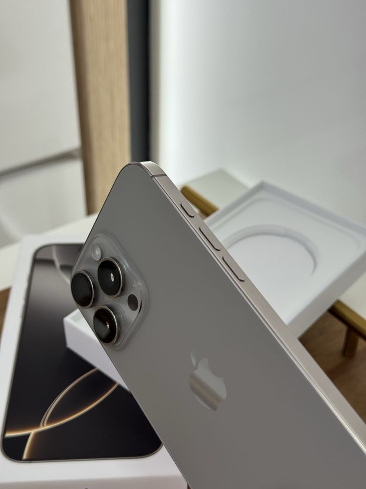 iPhone 16 Pro Max 256GB Natural Titanium