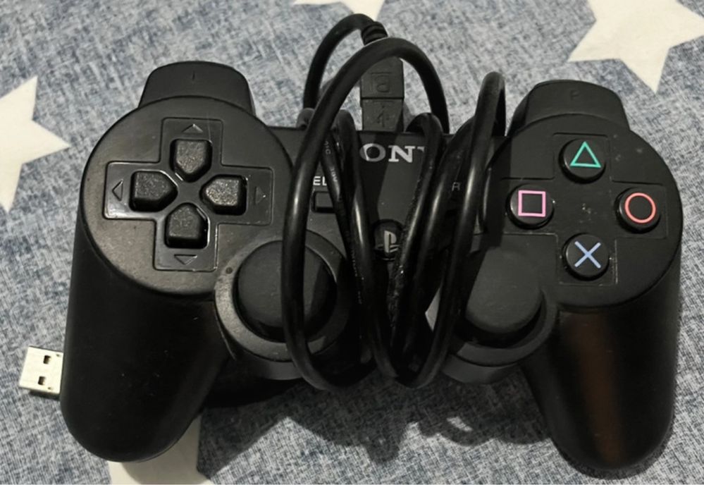 PlayStation 3 Super Slim + 1 Comando + 6 Jogos