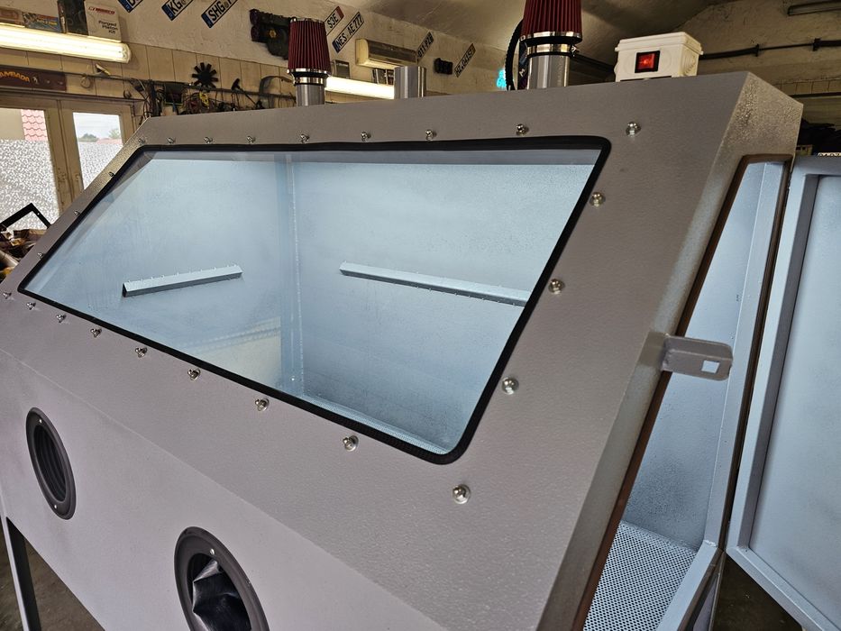 Piaskarka kabinowa kabina do piaskowania LED 1600 litrow 1,5 metra zes