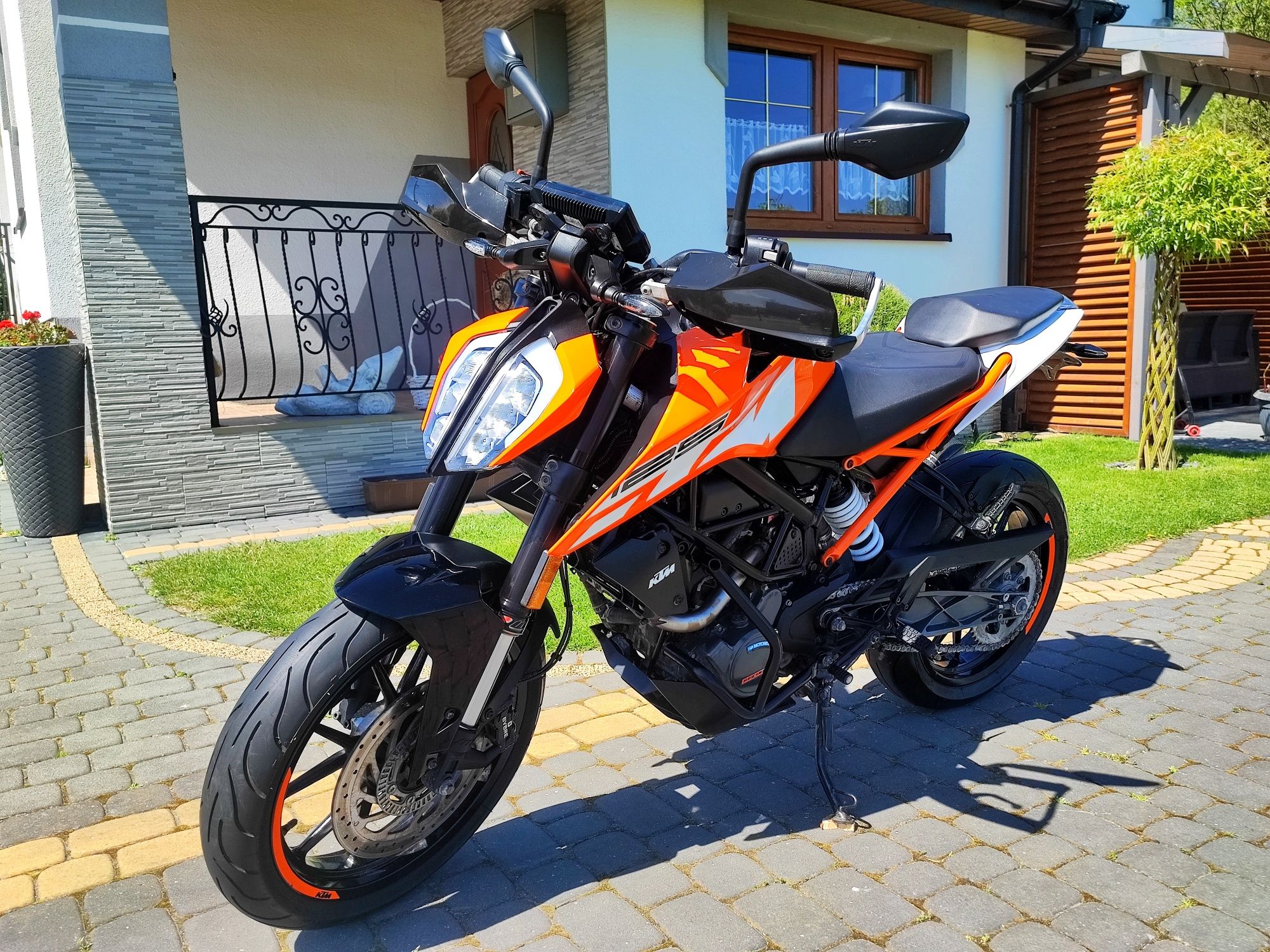 KTM Duke 125 ABS Kat B A1 Ideał AKRAPOVIC Nowe Opony Dodatki