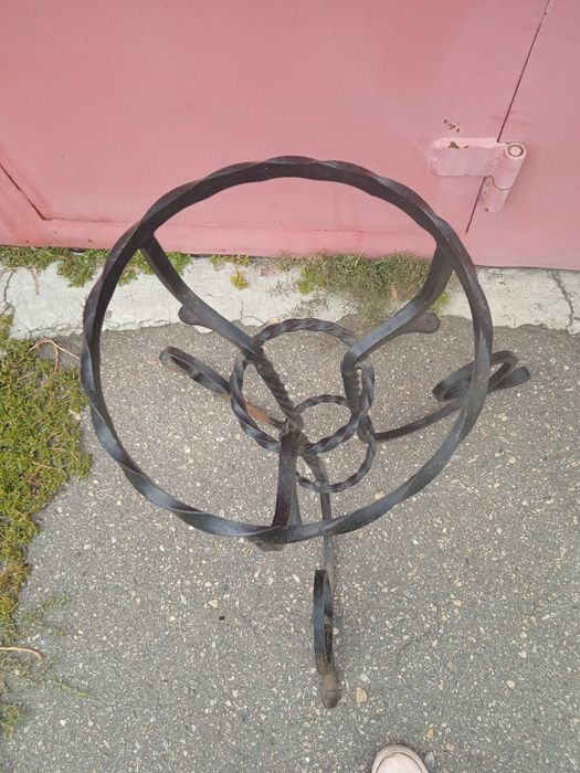 Подставка металлическая