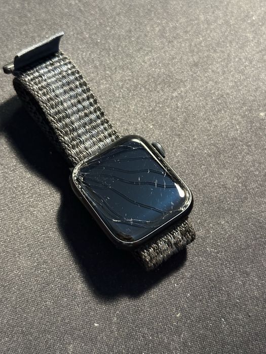 Apple watch SE 2 generacji 40mm