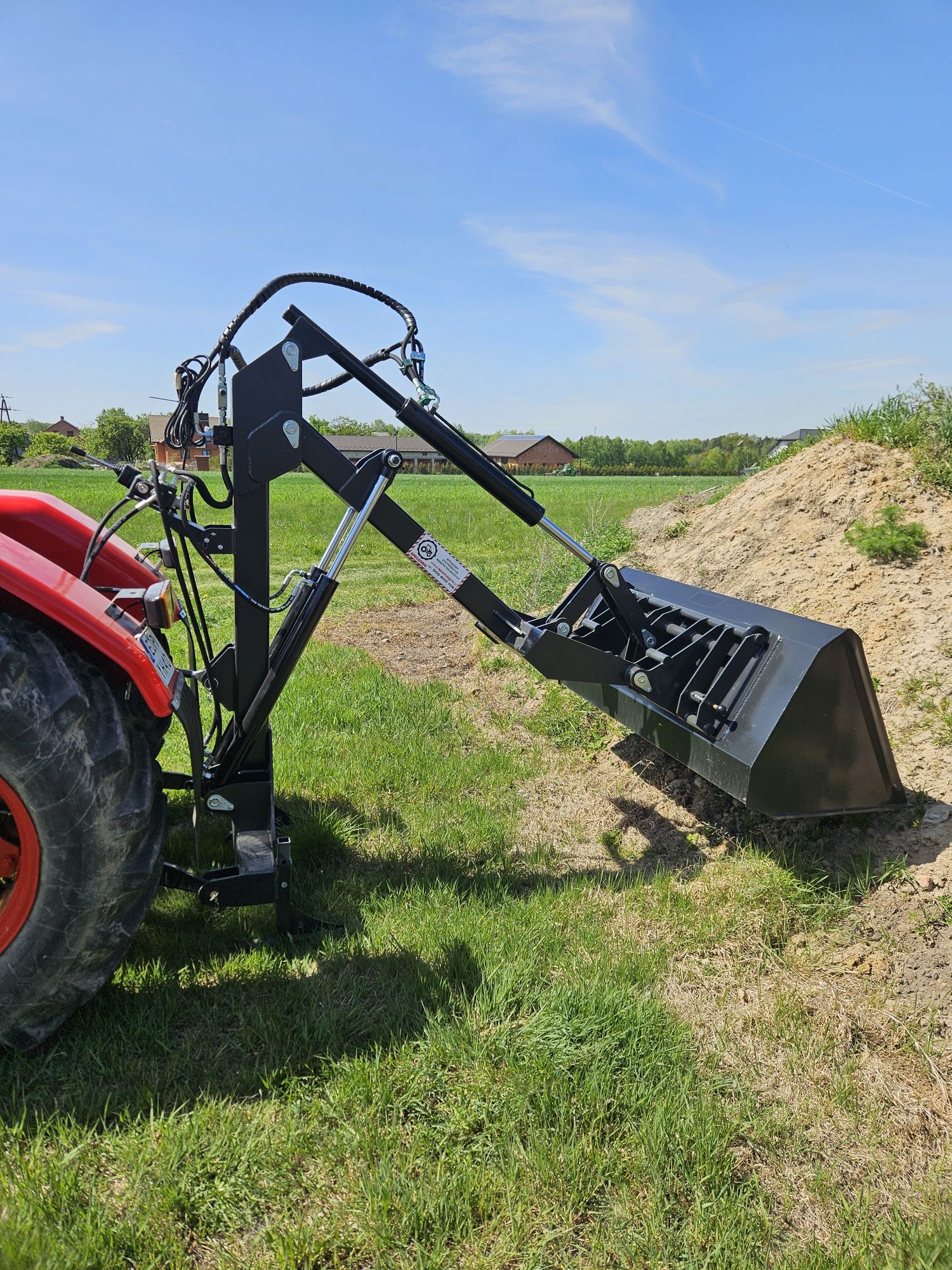 Podnośnik na TUZ ciągnika do wysokiego załadunku ! Udźwig 1000 kg