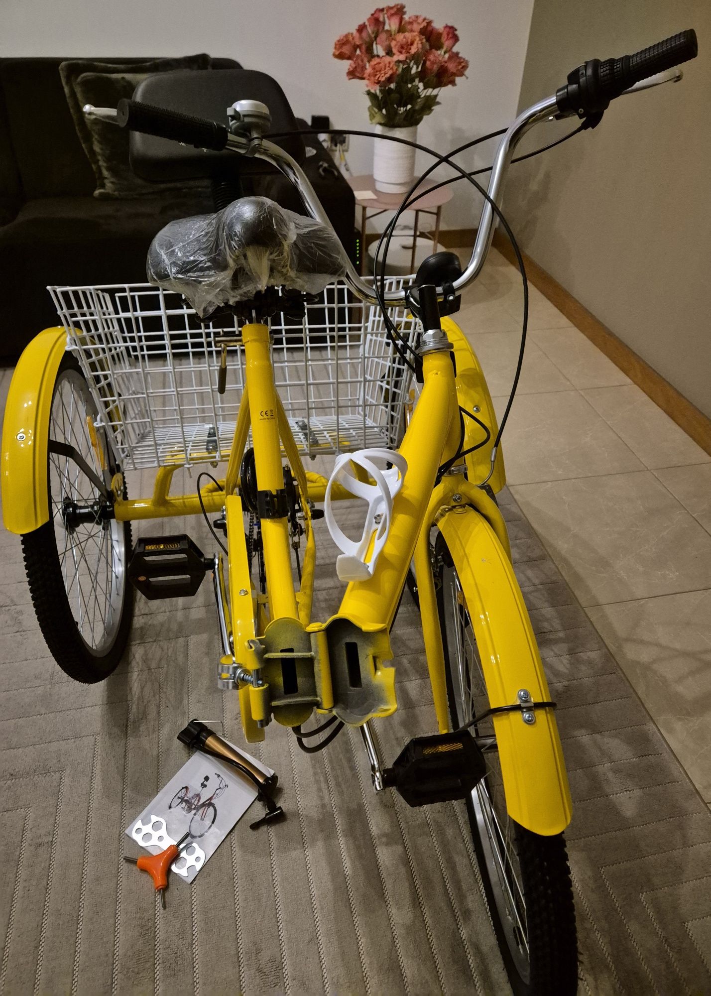 Novo triciclo 60cm/24", dobrável, montado, 7 velocidades