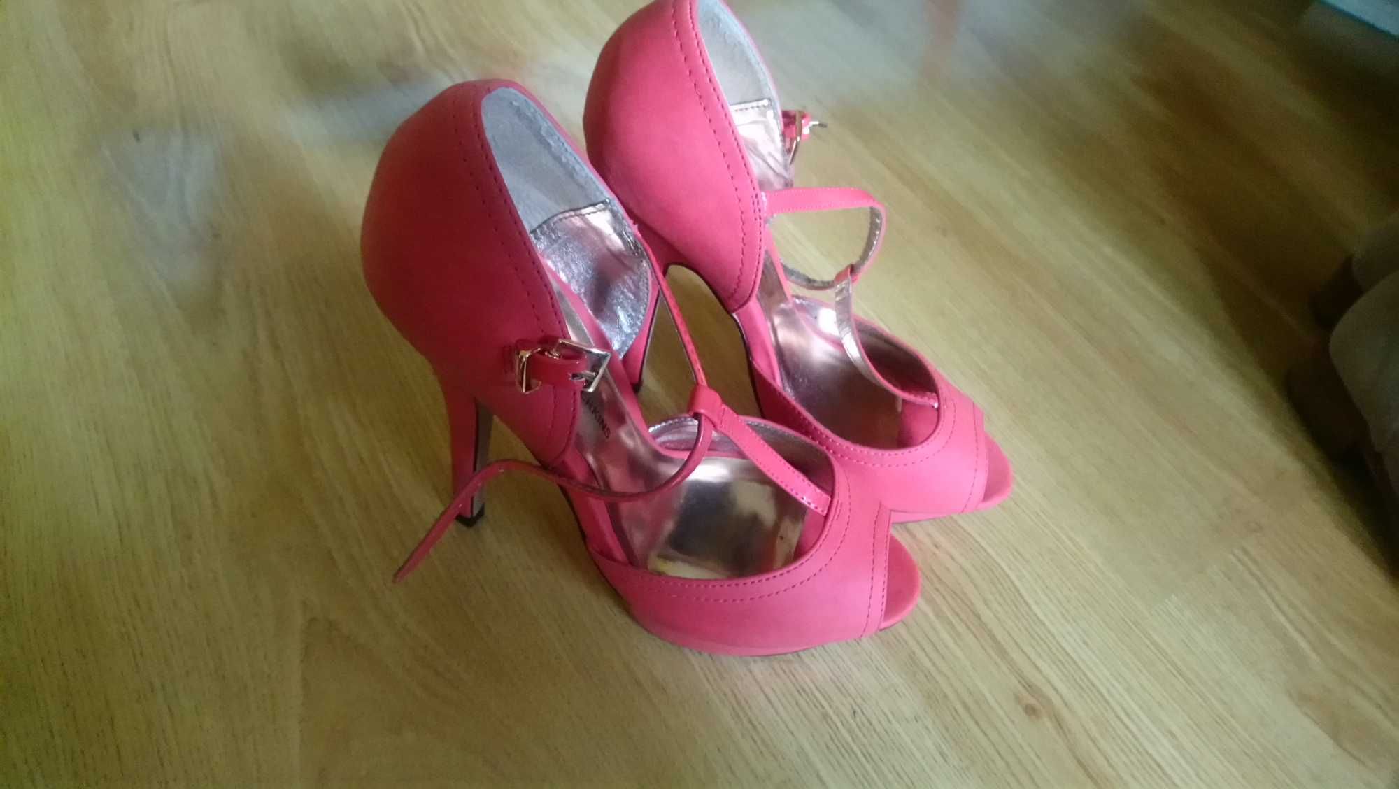 Buty szpilki z koturnem Dorothy Perkins