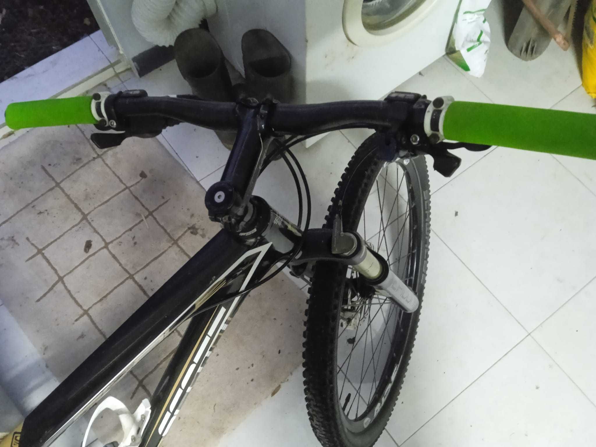 Bicicleta marca scott scale de Aluminio roda 26