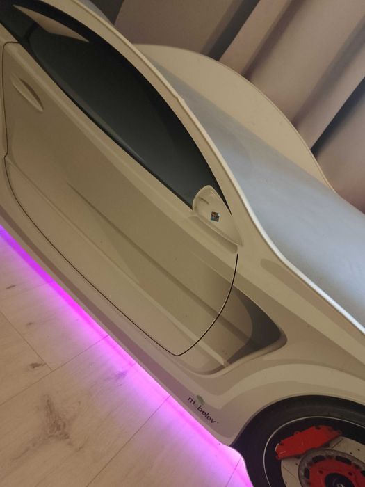 Łóżko samochód dla dzieci