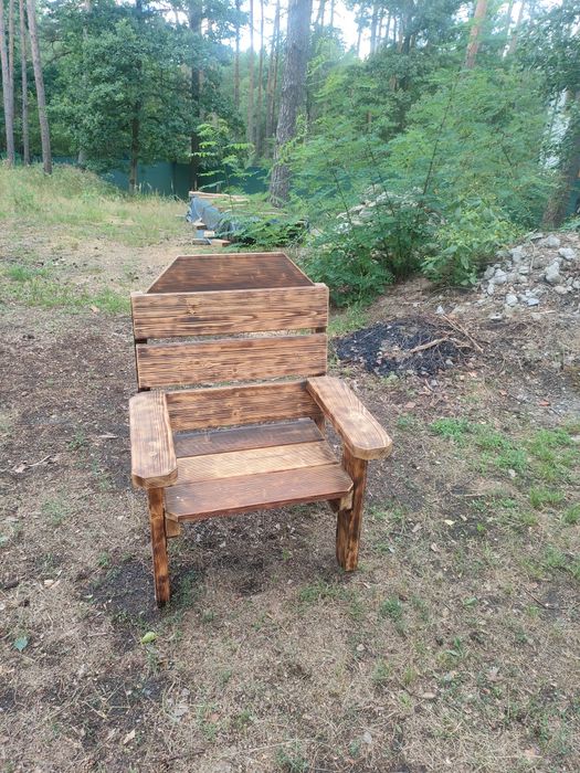 Fotel drewniany (drewno świerkowe)