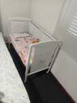 Cama, berço de bebe. Bebe dormiu primeiros meses, entrego com tudo