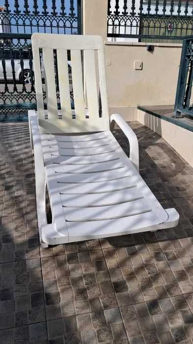 Espreguiçadeira em bom estado