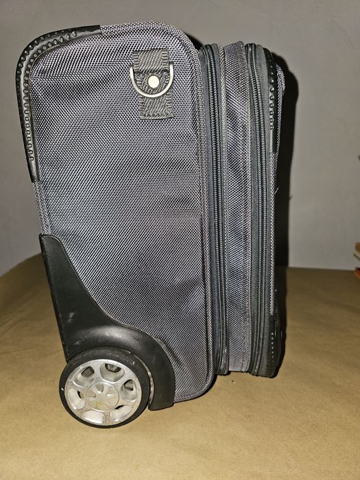 Продам  сумку-чемодан American touristerr