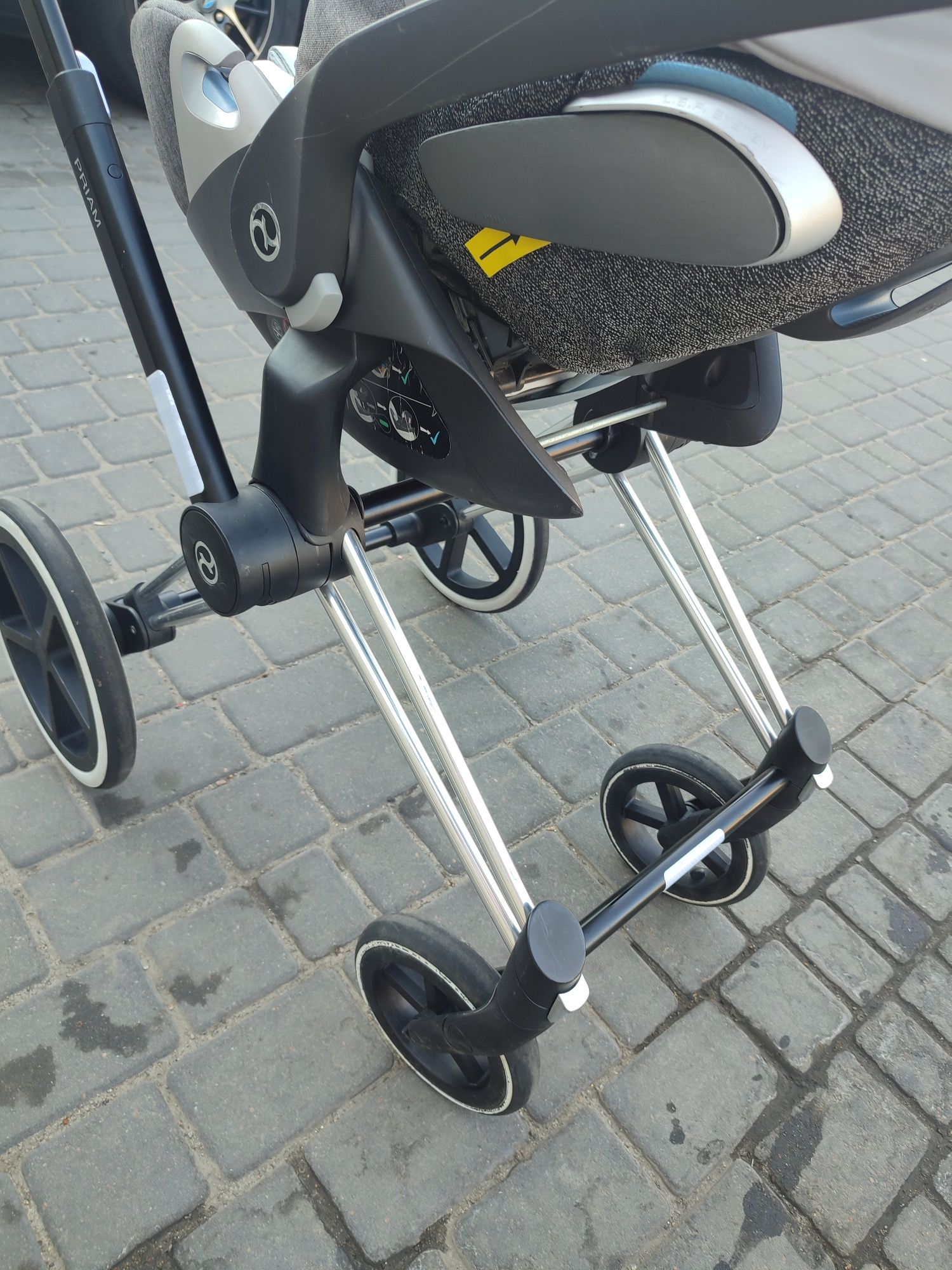 Шасі Cybex Priam з автокріслом Cloud Z i-size