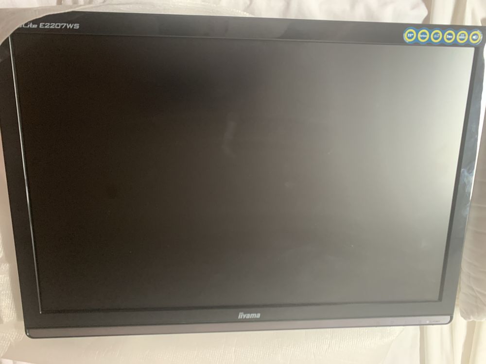 Monitor Iyama ProLite 22 cale model E2207 WS