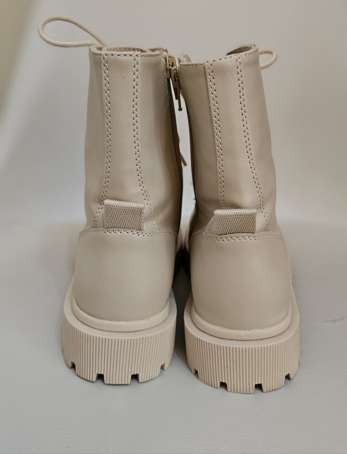 Botas Bege  Zara