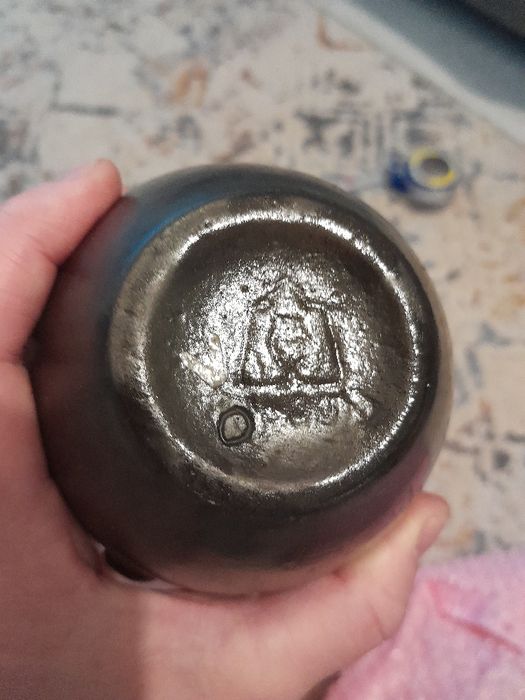 Gruziński wazonik gliniany