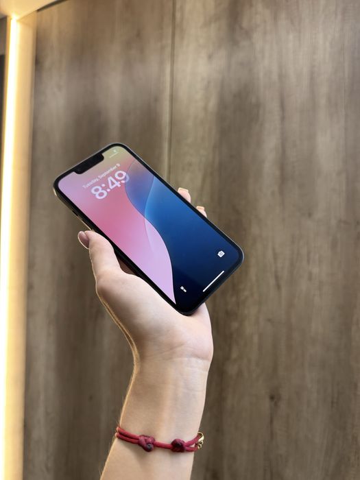 Б/у IPHONE 13 128 Midnight Neverlock Костюшка,5 igrand