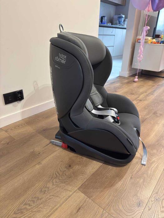 Fotelik samochodowy Britax Römer Trifix2 i-Size