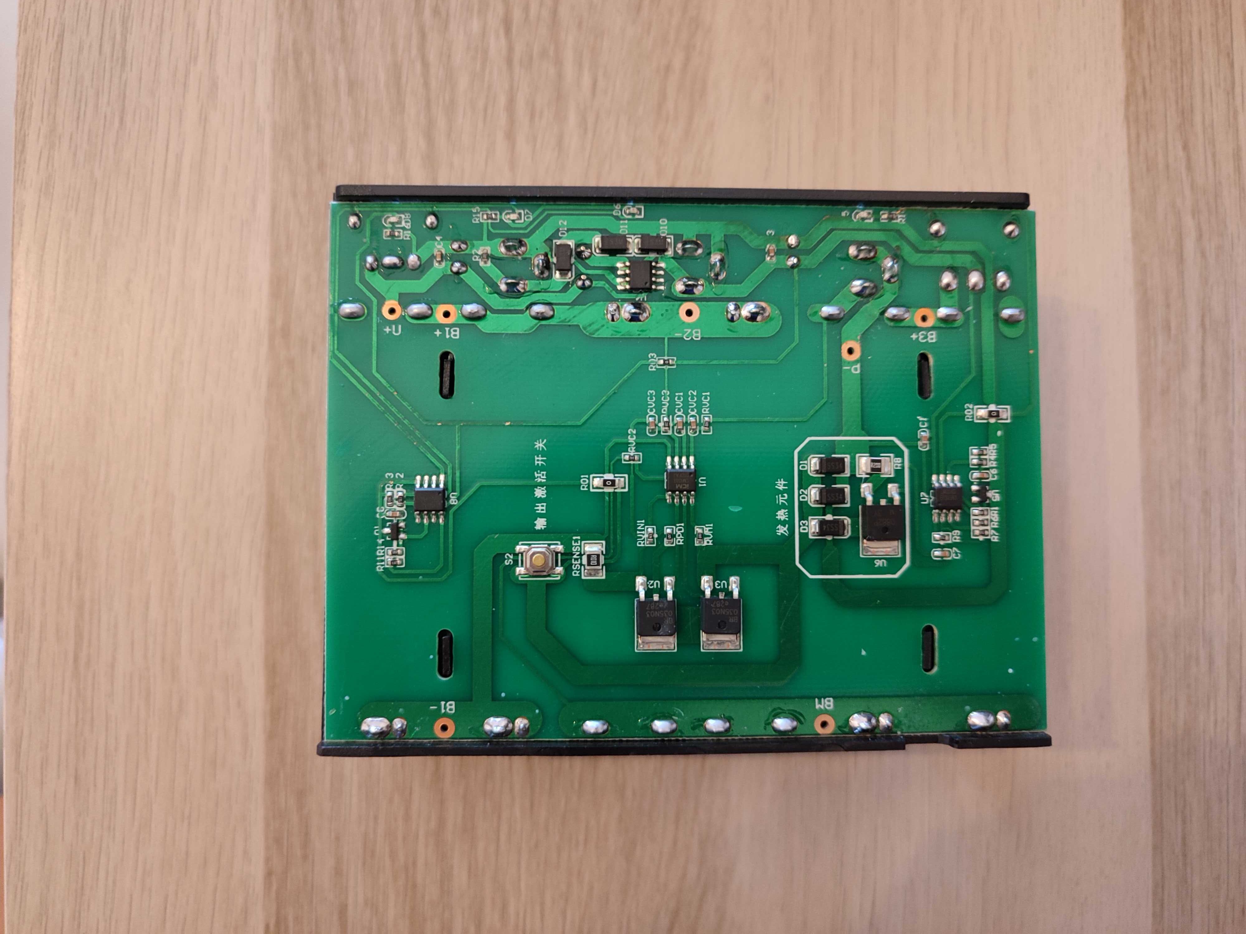 DIY UPS 12v com 3A de saída (bateria 6x18650)
