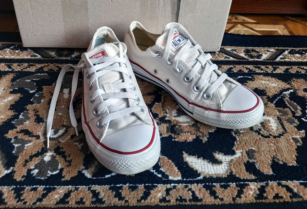 Класичні білі низькі конверси (Chuck Taylor All Star)