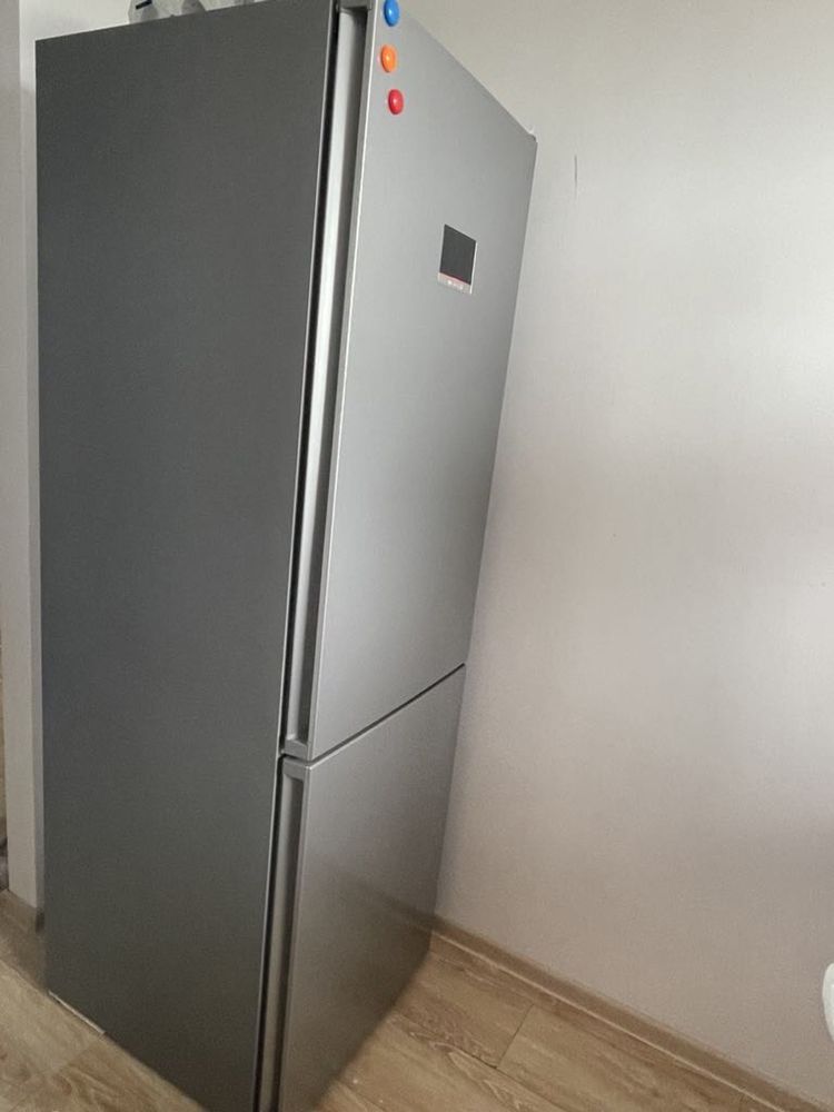 Lodówka Bosch KGN367LDF.