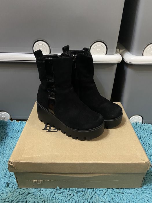 Жіночі зимові замшеві черевики на платформі натуральне хутро