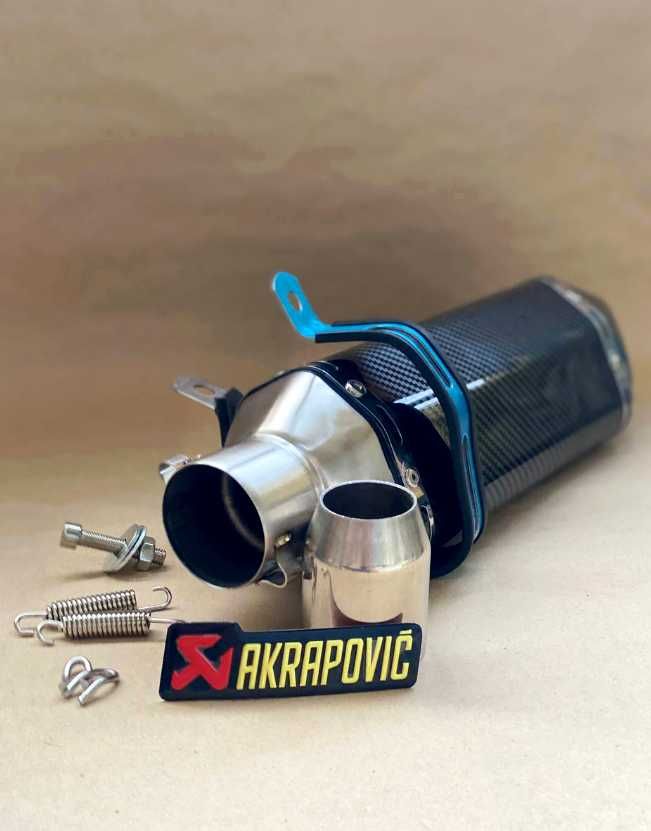 Прямоток Акрапович Йошимура на мотоцикл