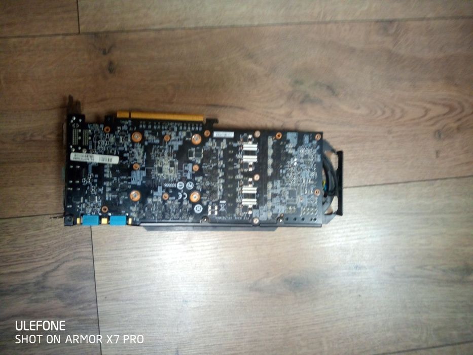 Gigabute gtx760+блок живлення 400w