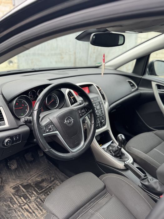 Продам Opel Astra 1.7 disel 2013 г