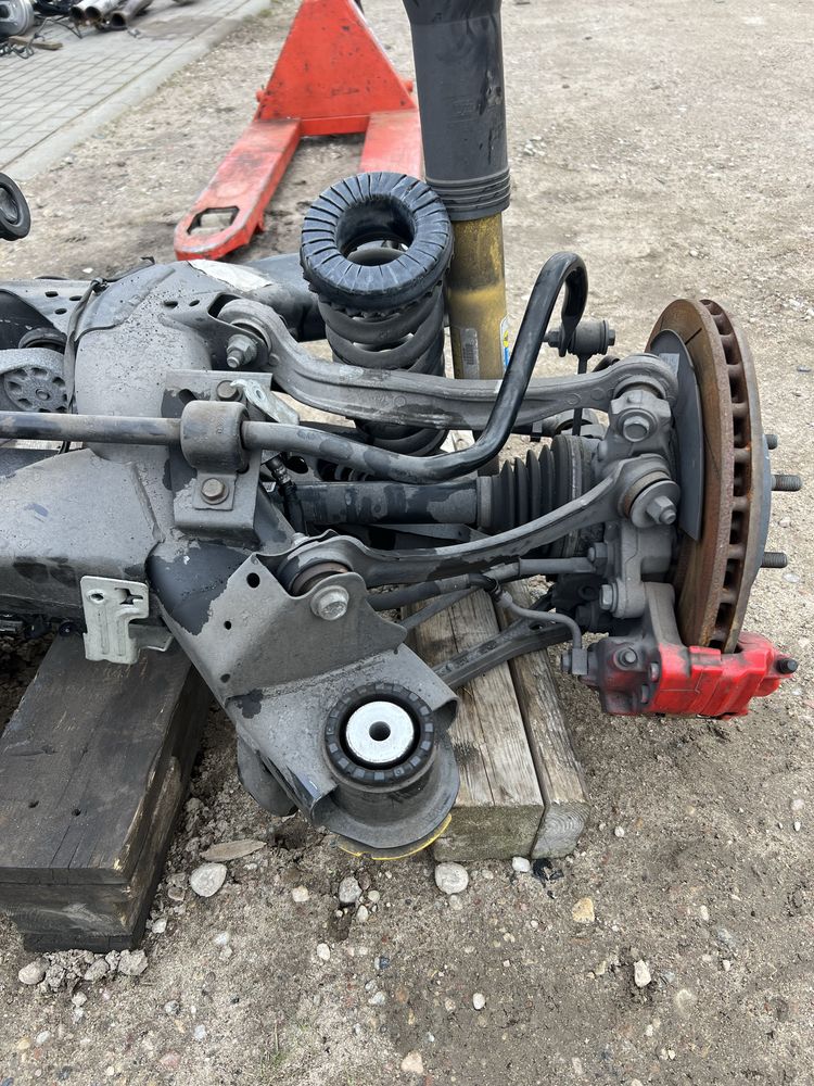Kompeltne zawieszenie  lewe/prawe Charger Challenger 15+ 6.4/6.2 SRT