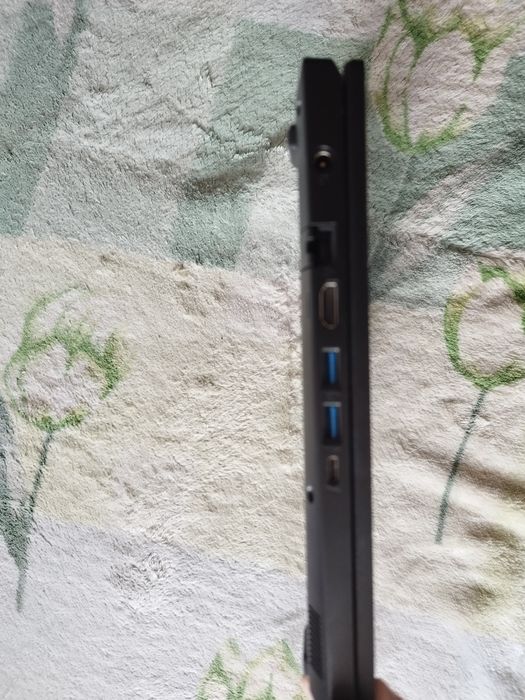 Laptop Acer Nitro V15 i9 / RTX 4060 / 32GB RAM / 1TB SSD / 165Hz