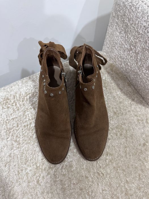 Botas em Pele Camel