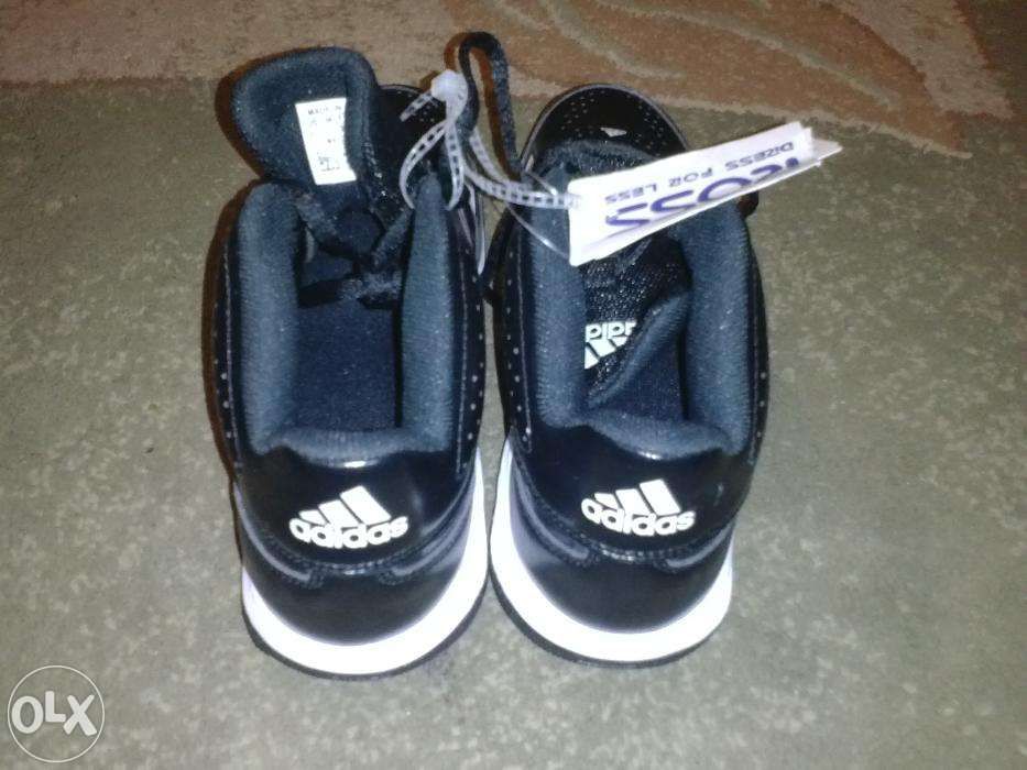 Nowe buty z USA ADIDAS UK4, US4.5