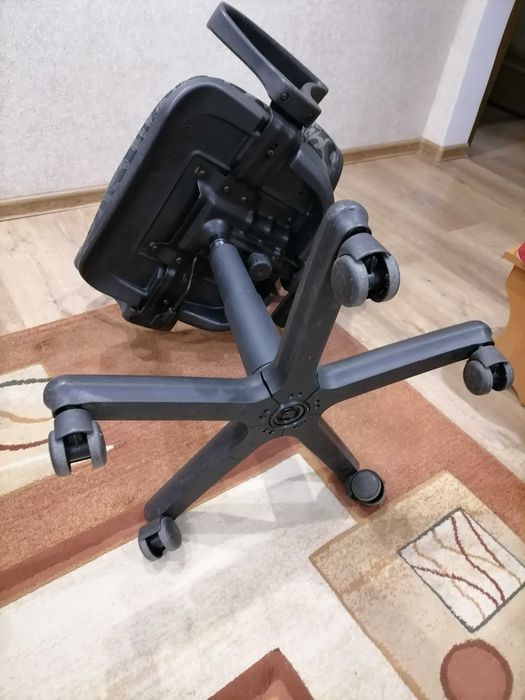 Компьютерне крісло стул.