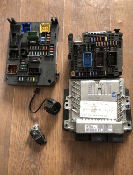 Комплект блоків мозги peugeot 3008 citroen c4 jetta volkswagen