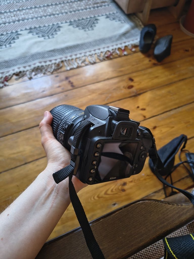 Nikon D3200 + obiekty kitowy