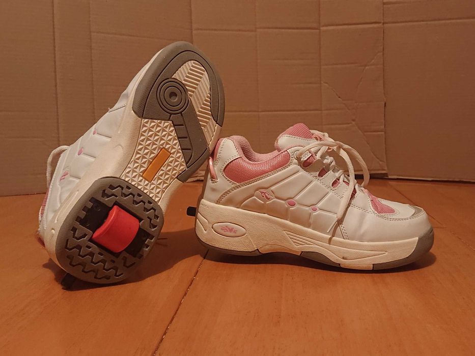 кросівки на колесиках Y2K