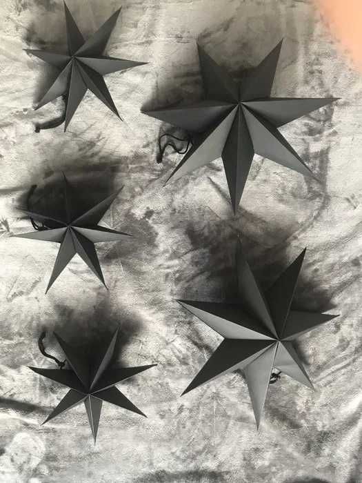 Dekoracja świąteczna papierowa gwiazdy czarne 40cm oraz 25 cm 5 szt.