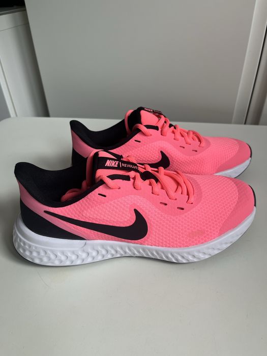 Buty sportowe Nike damskie treningowe fitness do biegania