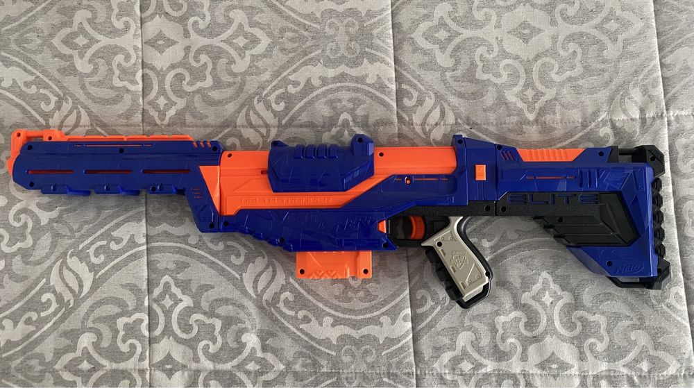 Pistola NERF delta